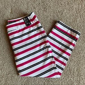 NWT NY&Co. Signature Fit Cropped Pant